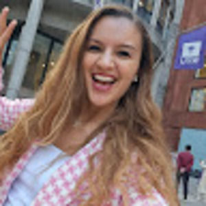 Meet your Posher, Paola